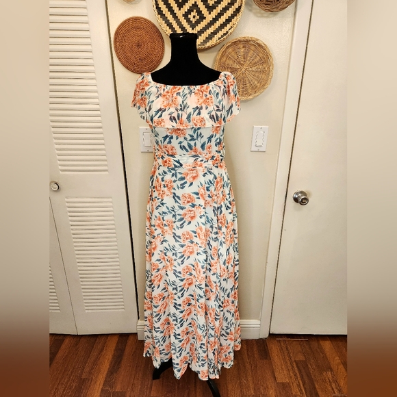 LAST ONE! Off The Shoulder Floral Maxi Dress - Picture 4 of 12